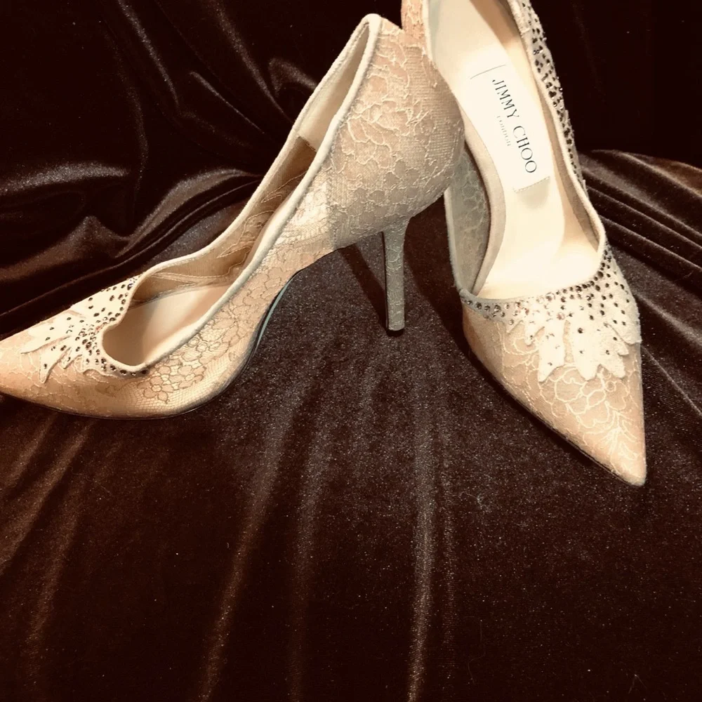Jimmy Choo Women's Taupe Lace Pointed-Toe Pumps - Picture 6 of 14
